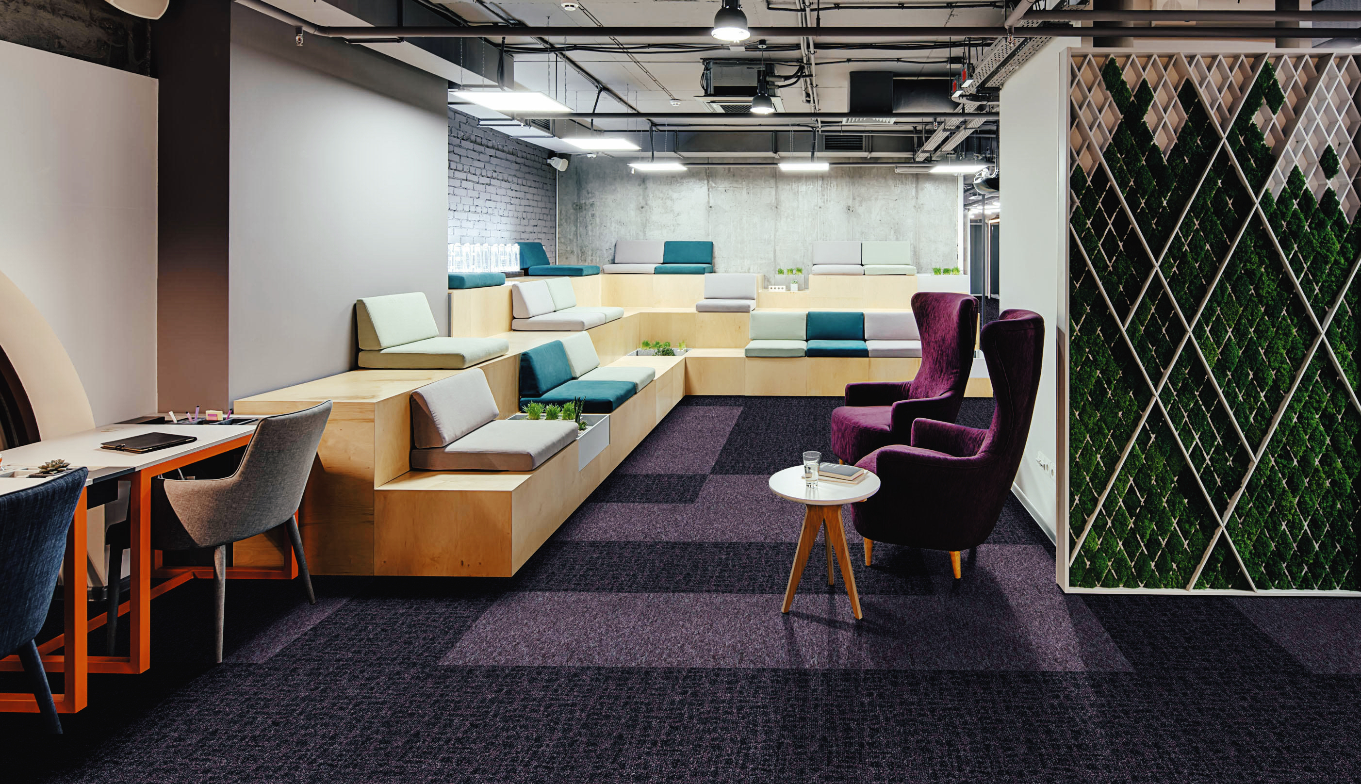 Для чего используется коммерческая ковровая плитка